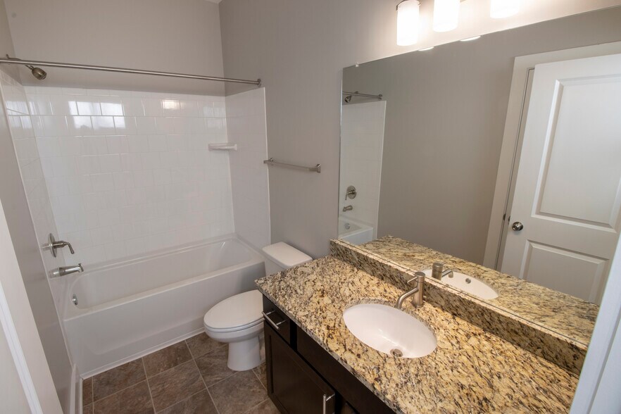 Bath 2 upstairs - 230 Signature Pl