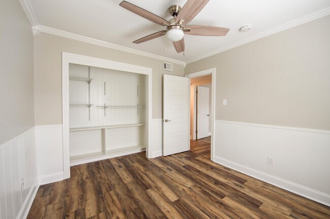 Building Photo - 1701 Lobdell Ave