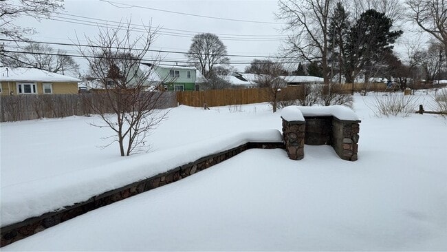 Building Photo - 198 Skycrest Dr