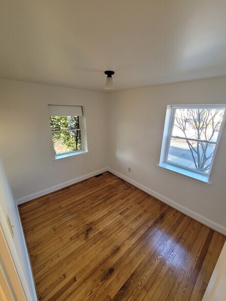 Building Photo - 1403 N Scott St