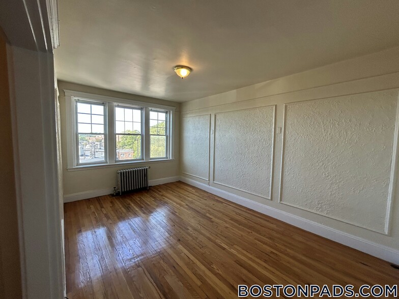 Building Photo - 1691 Commonwealth Ave