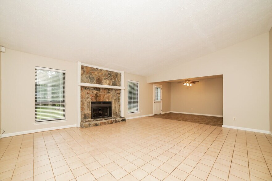 Building Photo - 35 Windsong Ct