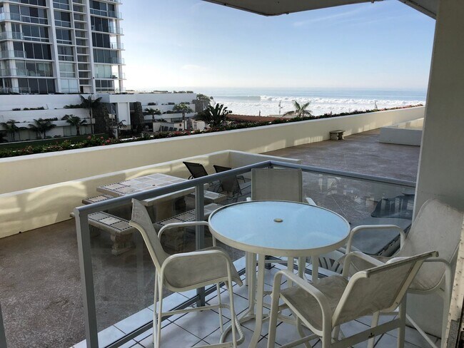 Building Photo - 1730 Avenida Del Mundo