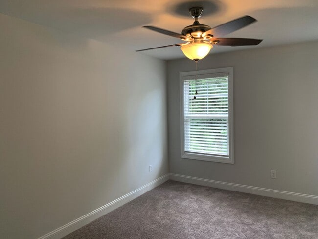 Building Photo - 4 Bedroom, 2.5 Bath, Pet Friendly Town Home with Garage Within Barefoot Resort and Golf! Availabl...