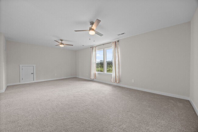 Building Photo - 217 Walker Grv Ln