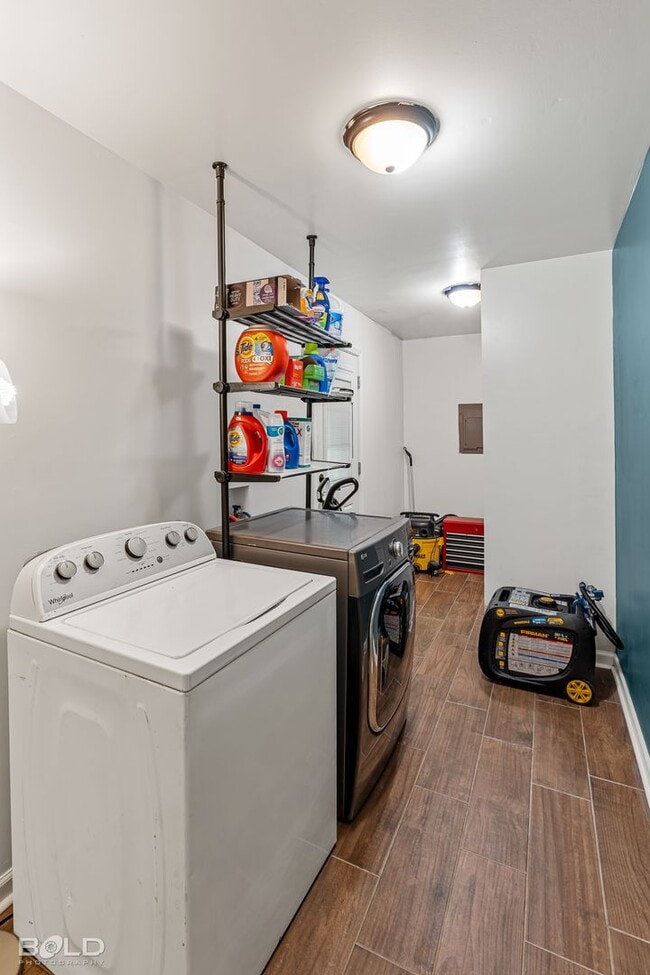 Building Photo - Check out this 3 bed 1 in Haughton