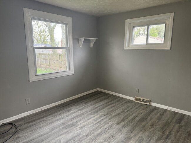 Building Photo - 2646 Harmont Ave NE