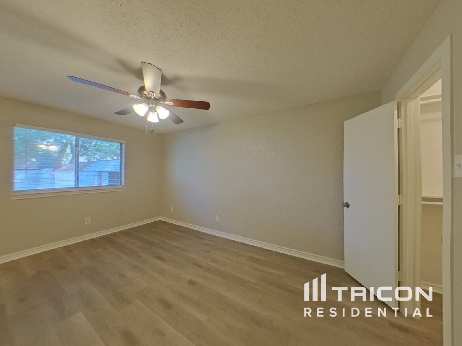 Building Photo - 8620 Santa Clara Dr