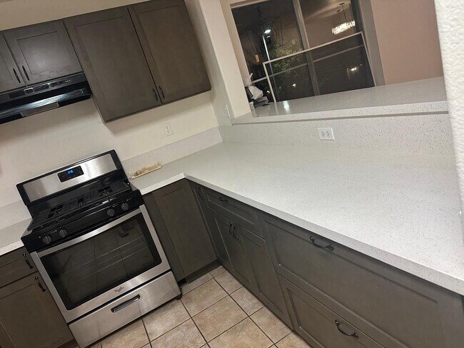 Building Photo - 1050 Harbor Heights Dr