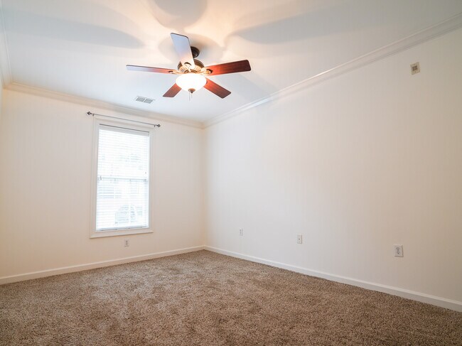 Building Photo - 4955 Ivy Ridge Dr SE