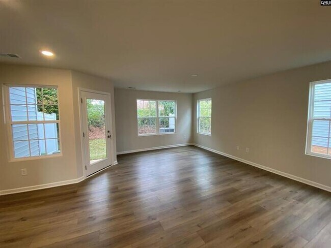 Building Photo - 119 C Triumph Ave.