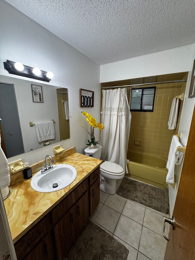 Building Photo - Charming Ocala Retreat in Peaceful 55+ Community – Move-In Ready!