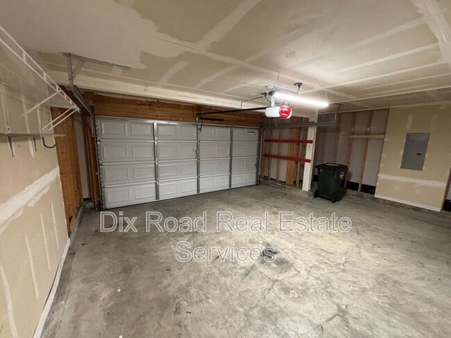 Building Photo - 106 Day Pl