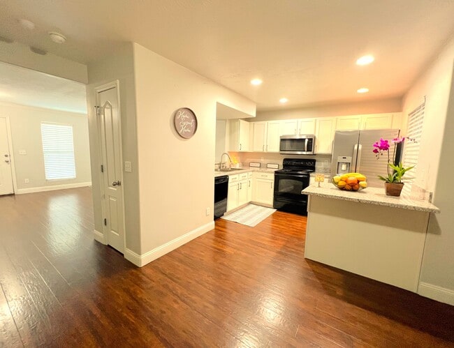 Building Photo - 4721 S Falkirk Dr