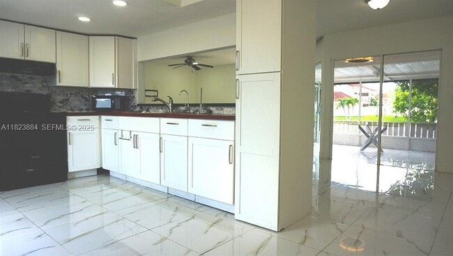 Building Photo - 1705 San Remo Cir