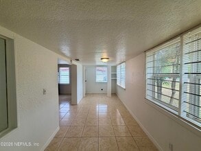 Building Photo - 5903 Droad St