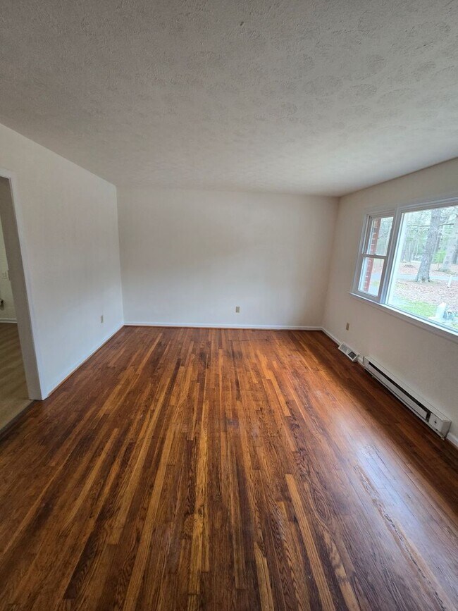 Building Photo - DUPLEX - 2 BR in Prince George County