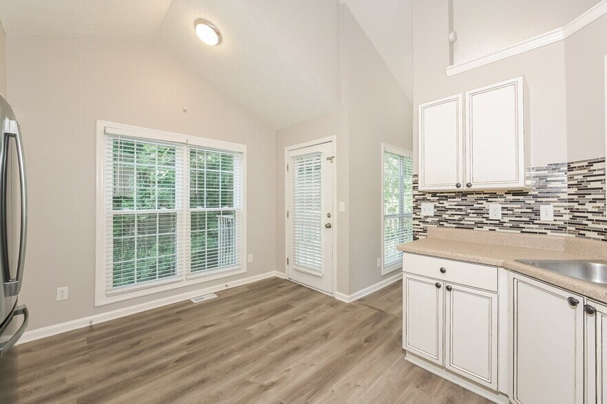 Building Photo - 1393 Richland Creek Trail