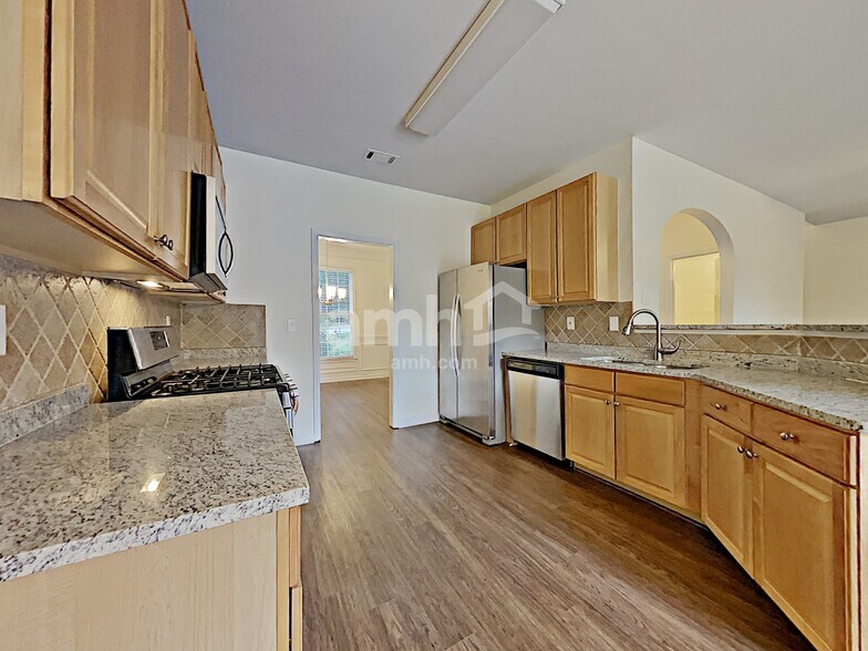 Building Photo - 1217 Rocky Branch Tr