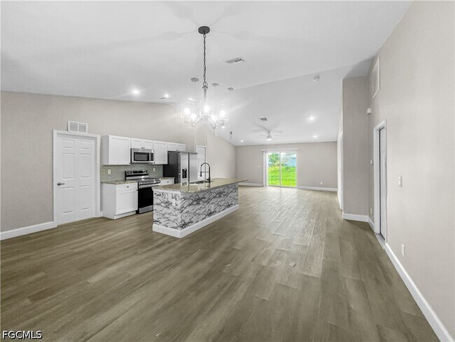 Building Photo - 3309 10th St W