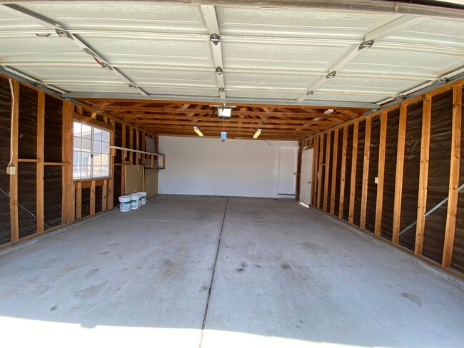 Building Photo - Great 2 Bedroom Home in Bullhead City!