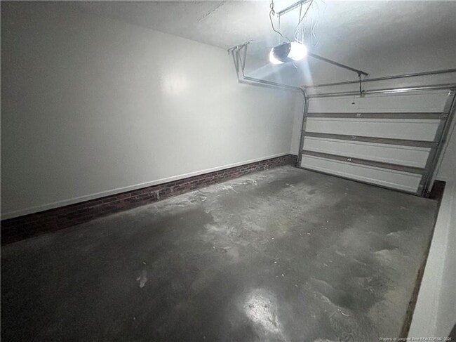 Building Photo - 2585 Gotts Ln