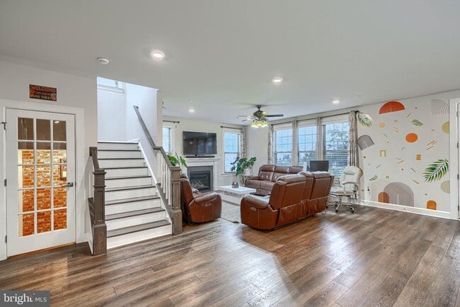 Building Photo - 7142 Starmount Ct