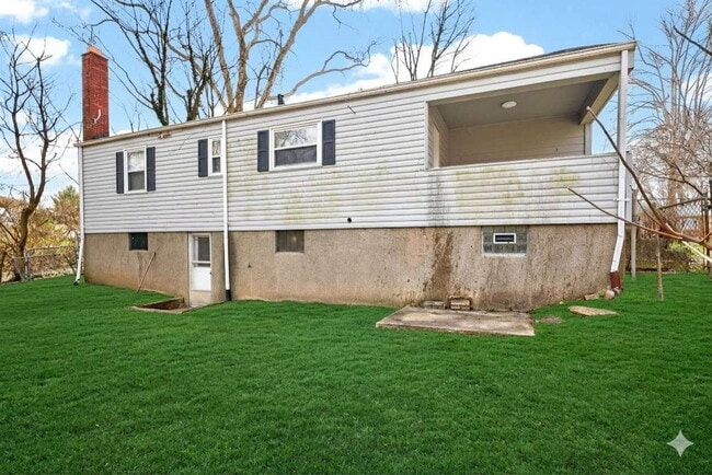 Building Photo - 1930 Stevens Ave