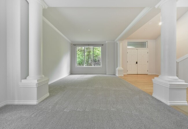 Building Photo - Nice 5 Bed / 2.5 bath house for rent in Kenmore.