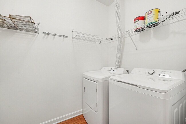 Building Photo - 961 Mistflower Ln