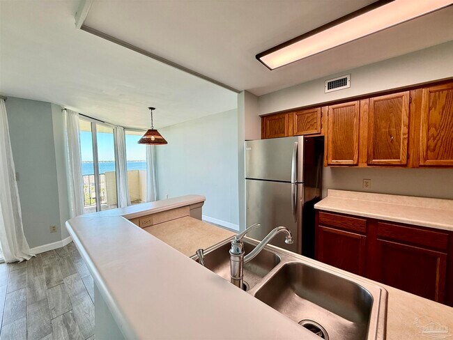 Building Photo - 900 Fort Pickens Rd