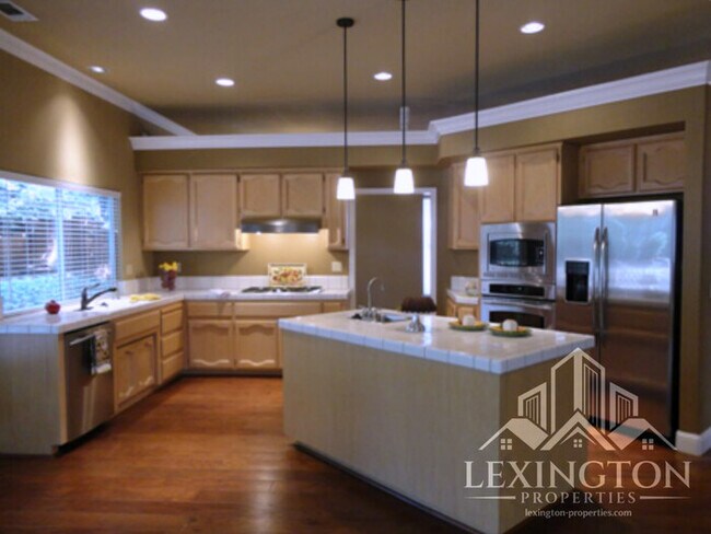 Building Photo - Spacious, single-story, 3bd-2ba Home located in Folsom's desirable Natoma Station community!