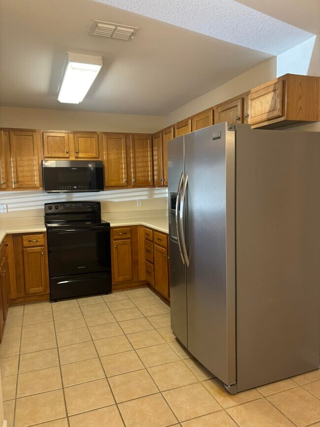 Building Photo - 4434 Gearhart Rd