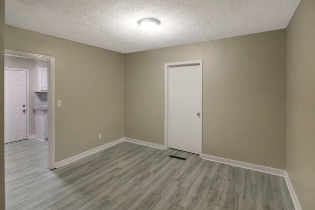 Building Photo - 515 Woodward Ave