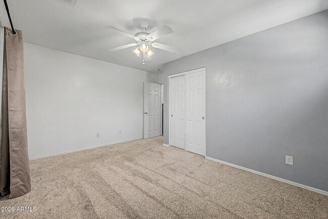 Building Photo - 614 S 111th Dr