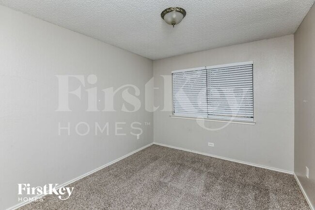 Building Photo - 4213 Amy Dr