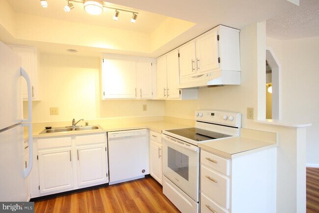 Building Photo - 408 Fleece Flower Dr