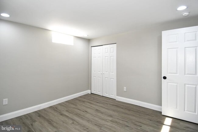 Building Photo - 2101 Norlinda Ave