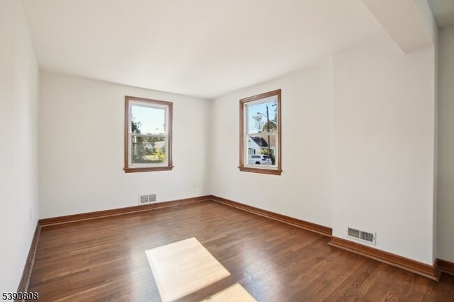 Building Photo - 1792 Mountain Ave