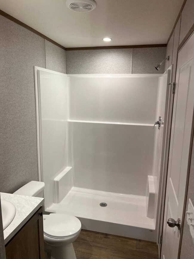 Building Photo - 200 E Zora St