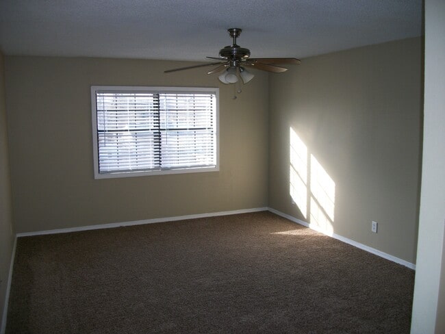 Building Photo - 1128 NW 56th St