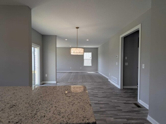 Building Photo - 7301 Aster Wy