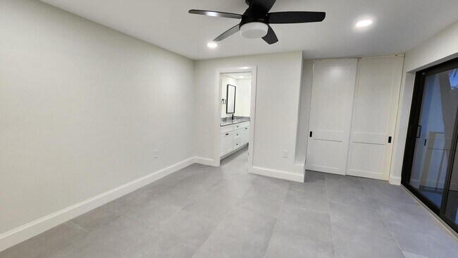 Building Photo - 2026 20th Ct