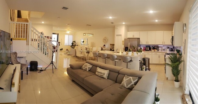 Building Photo - 2414 SW 145th Pl