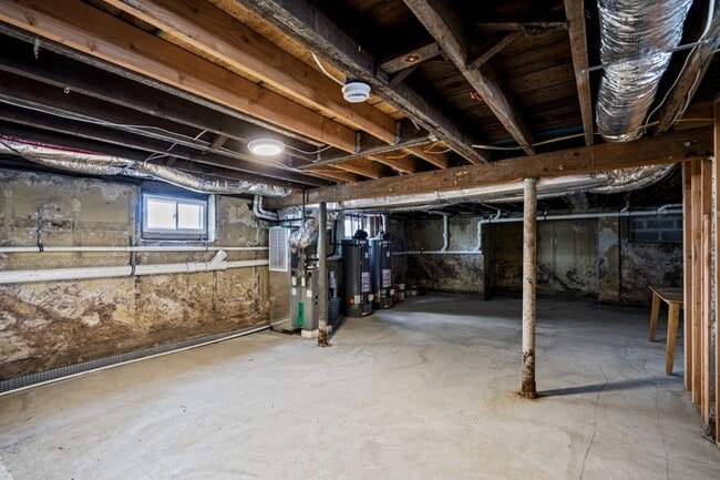 Building Photo - 141 6th St
