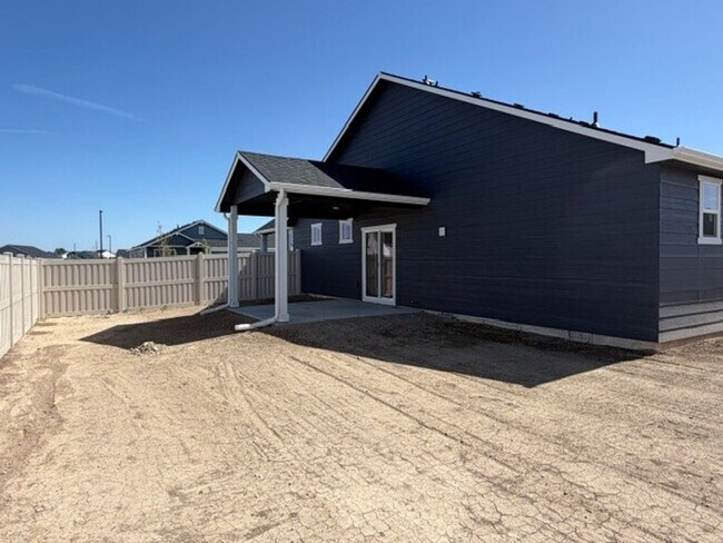 Building Photo - Beautiful newer 3 bed 2 bath home in Caldwell just off Linden Rd and Middleton Rd