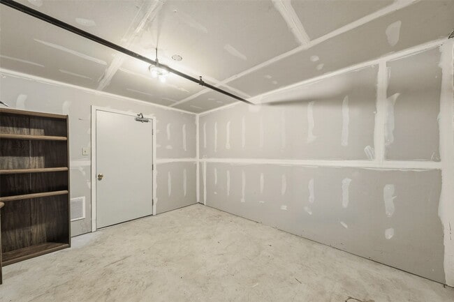 Building Photo - 55 Timber Oaks Trail