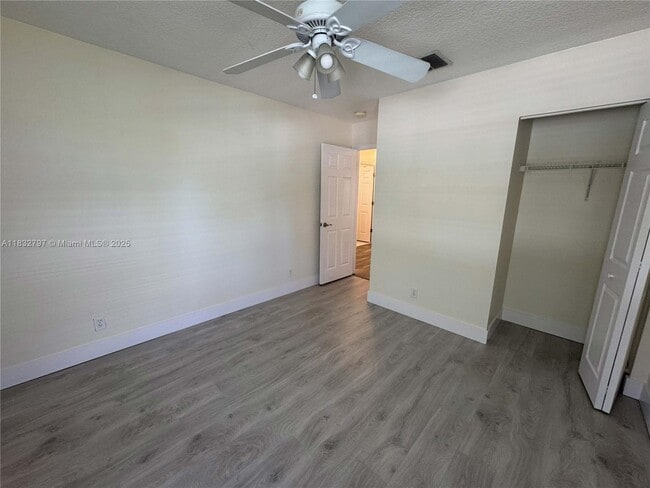 Building Photo - 2823 Lake Park Cir E