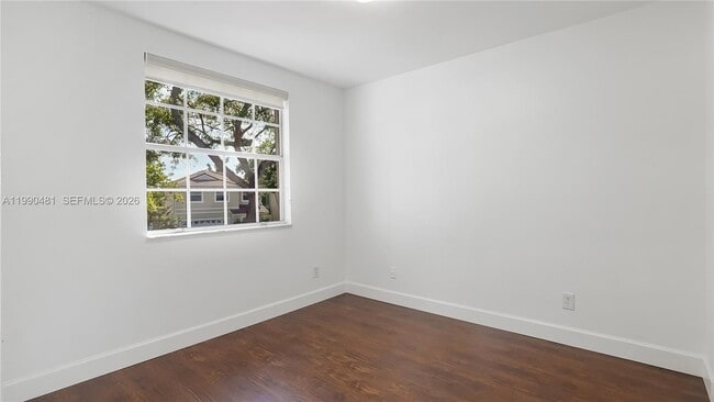 Building Photo - 876 Garnet Cir