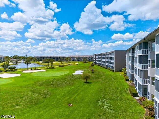 Building Photo - 14751 Hole in 1 Cir